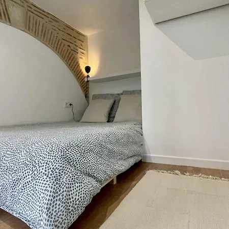 Au Calme Dans Le Quartier Historique Pour 4 Personnes Avec Espace Exterieur