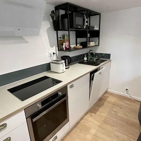 Au Calme Dans Le Quartier Historique Pour 4 Personnes Avec Espace Exterieur 아파트 포