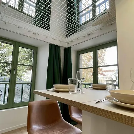 Au Calme Dans Le Quartier Historique Pour 4 Personnes Avec Espace Exterieur 아파트