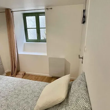 Au Calme Dans Le Quartier Historique Pour 4 Personnes Avec Espace Exterieur * 포