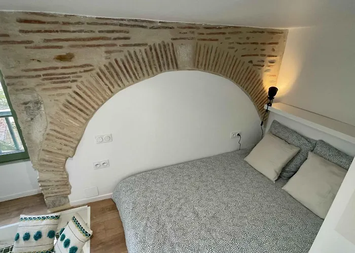 Au Calme Dans Le Quartier Historique Pour 4 Personnes Avec Espace Exterieur Apartamento