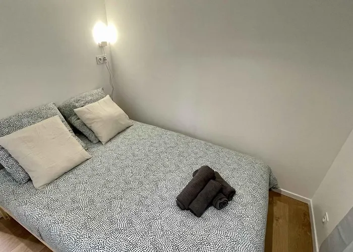 Au Calme Dans Le Quartier Historique Pour 4 Personnes Avec Espace Exterieur