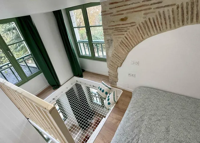 Au Calme Dans Le Quartier Historique Pour 4 Personnes Avec Espace Exterieur